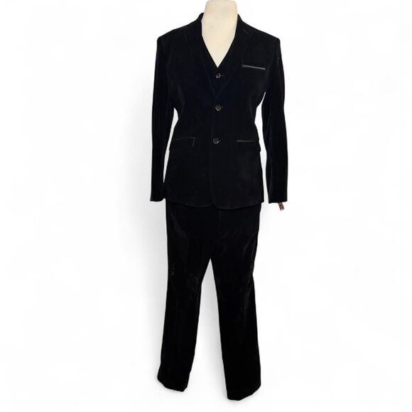Isaac Mizrahi Boys' Slim Fit 3 Piece Velvet Suit formal holidays size 18 NWT - Picture 1 of 7